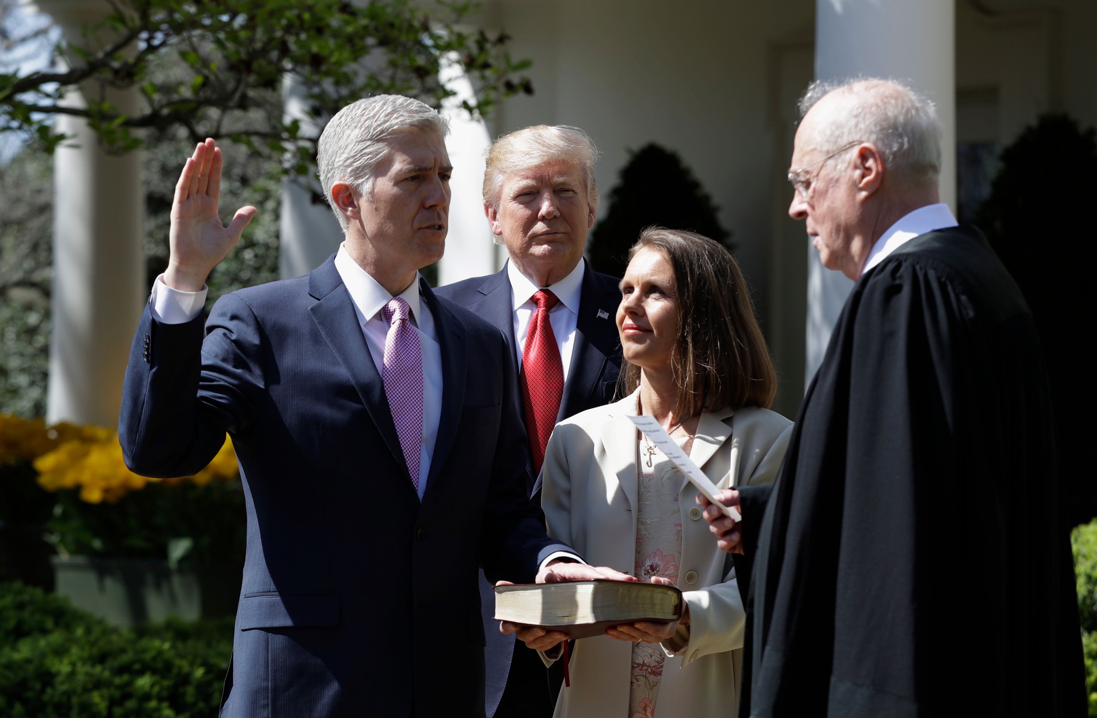 Justice Anthony Kennedy To Retire Opening Supreme Court Seat For President Trump Retubeit 